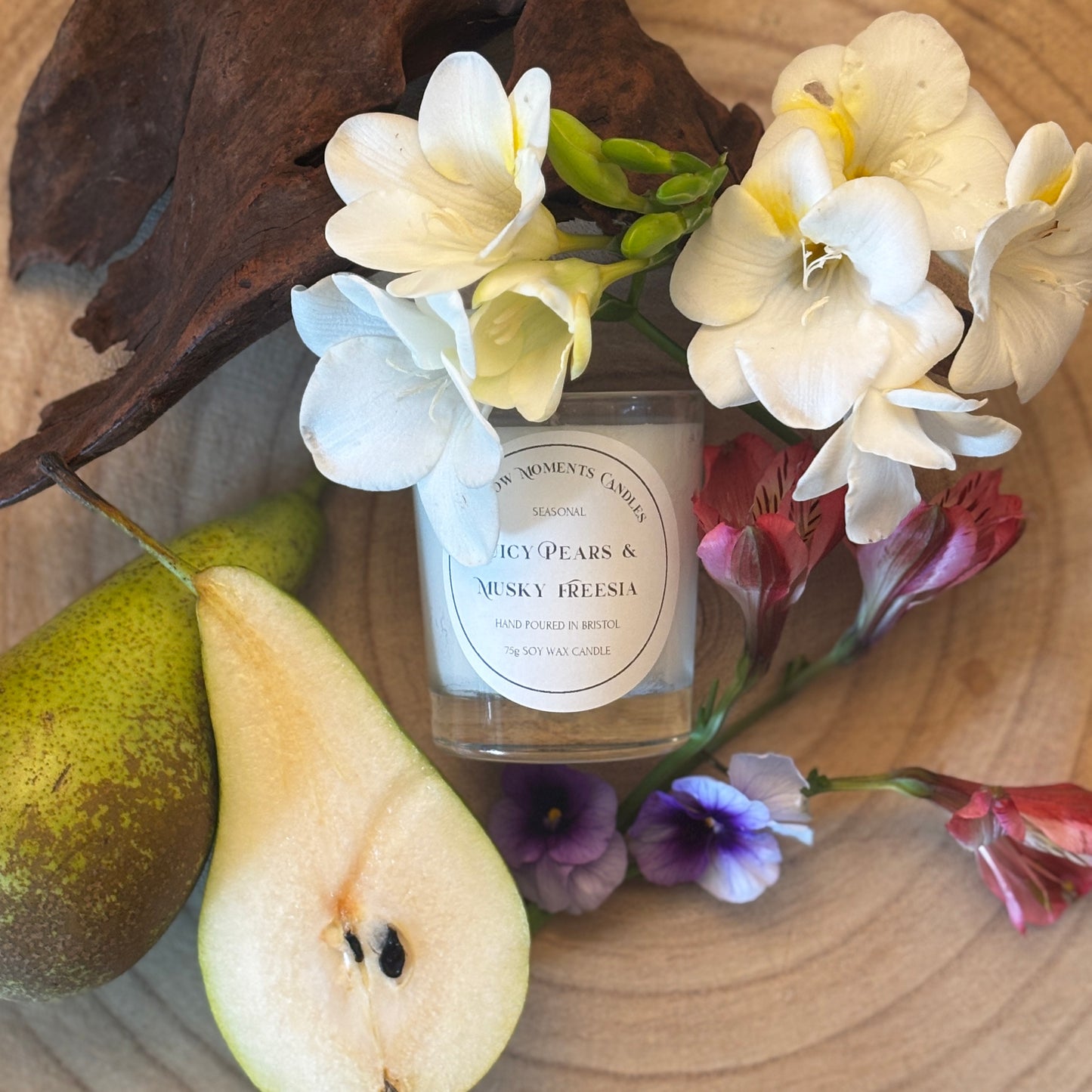 Mini Juicy Pear & Musky Freesia Candle